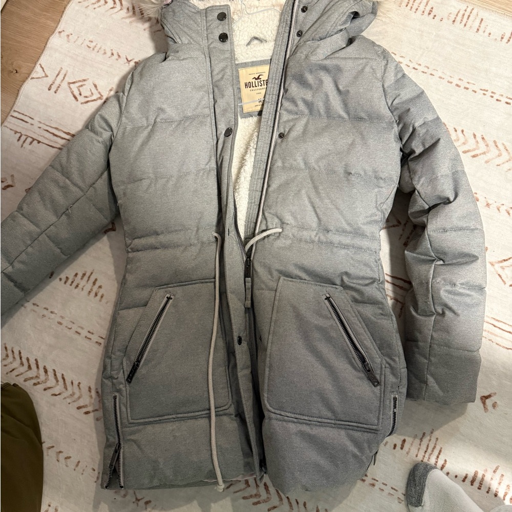 Hollister Light Gray Hooded Puffer Jacket